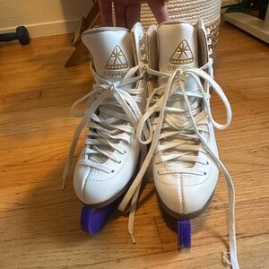 New Jackson Mystique Figure Skates Women’s Size 4.0